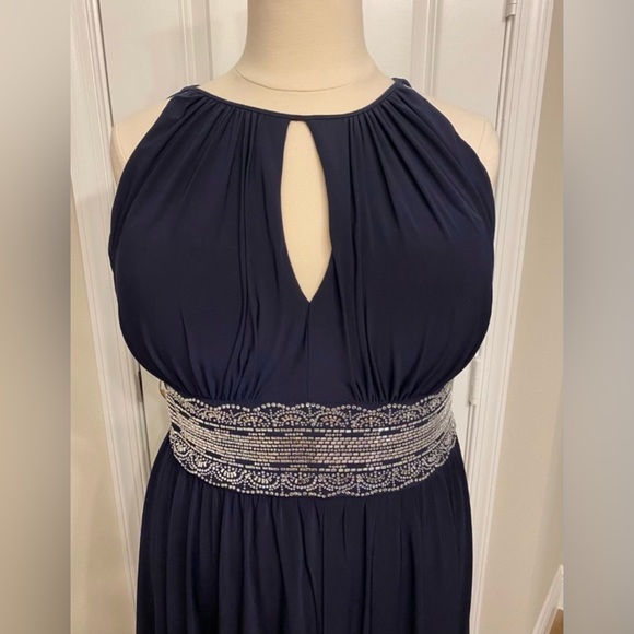 Plus Dress - Picture 3 of 8